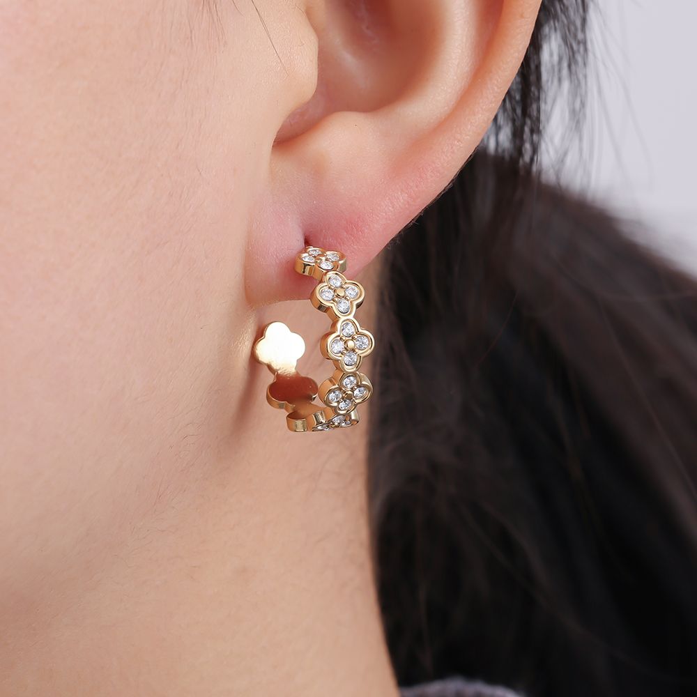 Diamond Lucky Flower Hoop Edelstahl Ohrringe